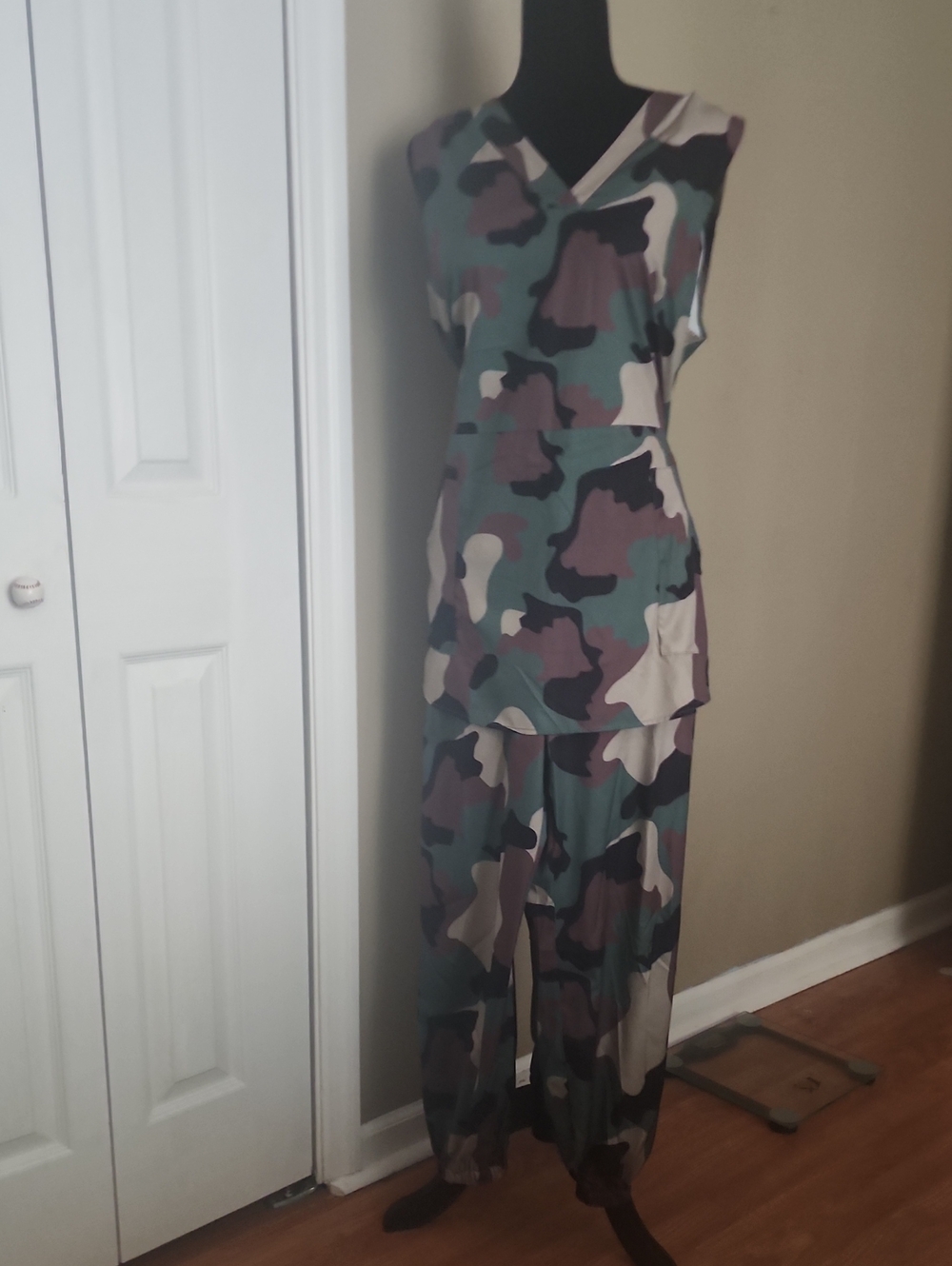 Sleeveless V-Neck Camo Print Dress Jumper Set - Green Multi